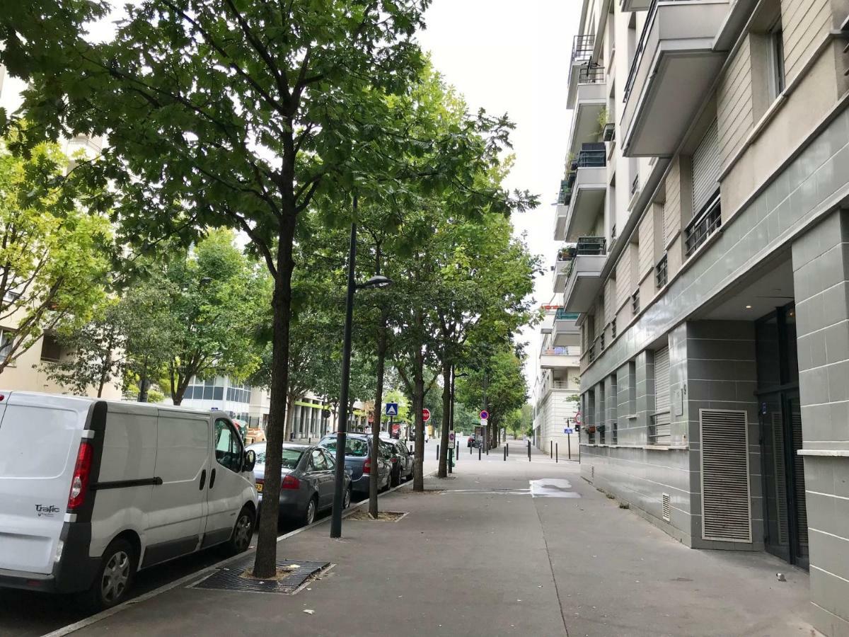 F2 Paris 10Eme Gare Du Nord - Stade De France - Parking Сен Дени Екстериор снимка